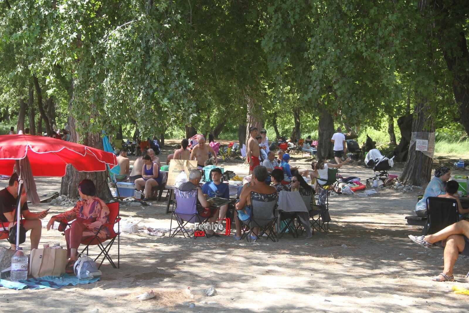 Fethiye'de Cebini Düşünen Akmaz Plajı’na Gidiyor