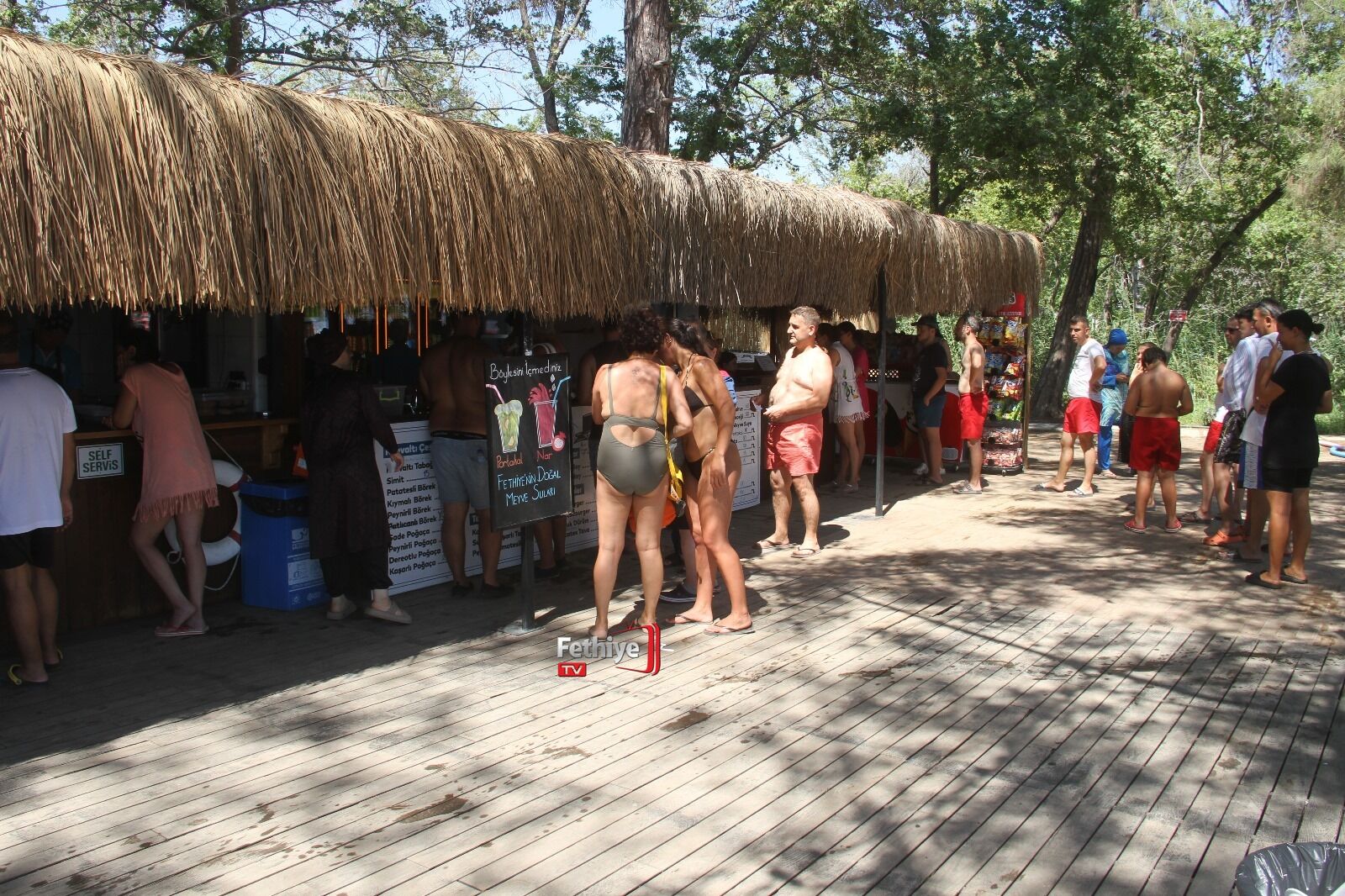 Fethiye'de Cebini Düşünen Akmaz Plajı’na Gidiyor