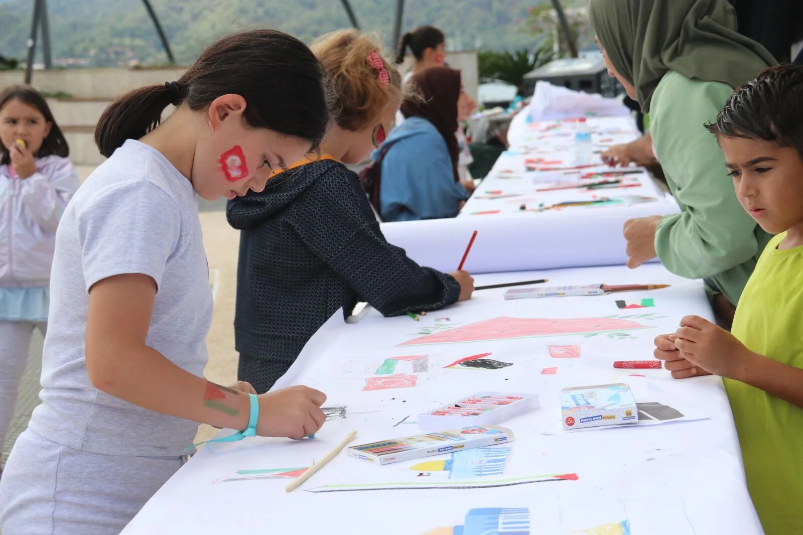 Fethiye’de Çocuklar Filistin İçin Çizdi