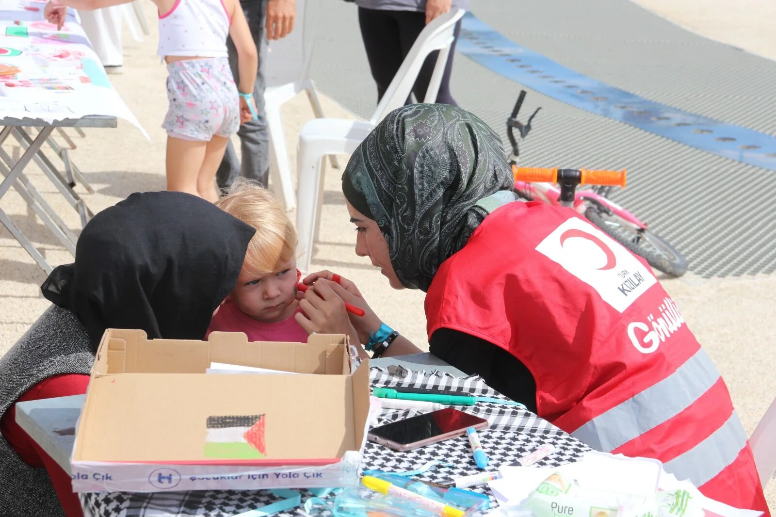 Fethiye’de Çocuklar Filistin İçin Çizdi