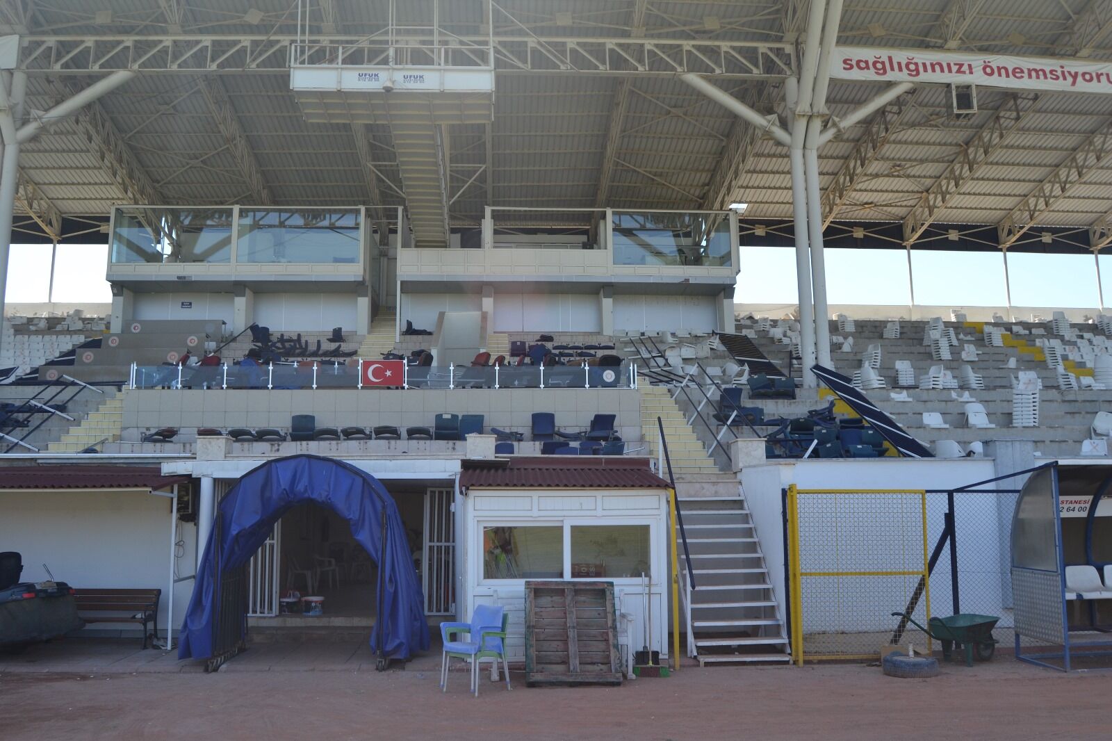 Fethiye'de Cumhuriyet Kutlamalarına Betonarme Tribün Gölgesi Düştü