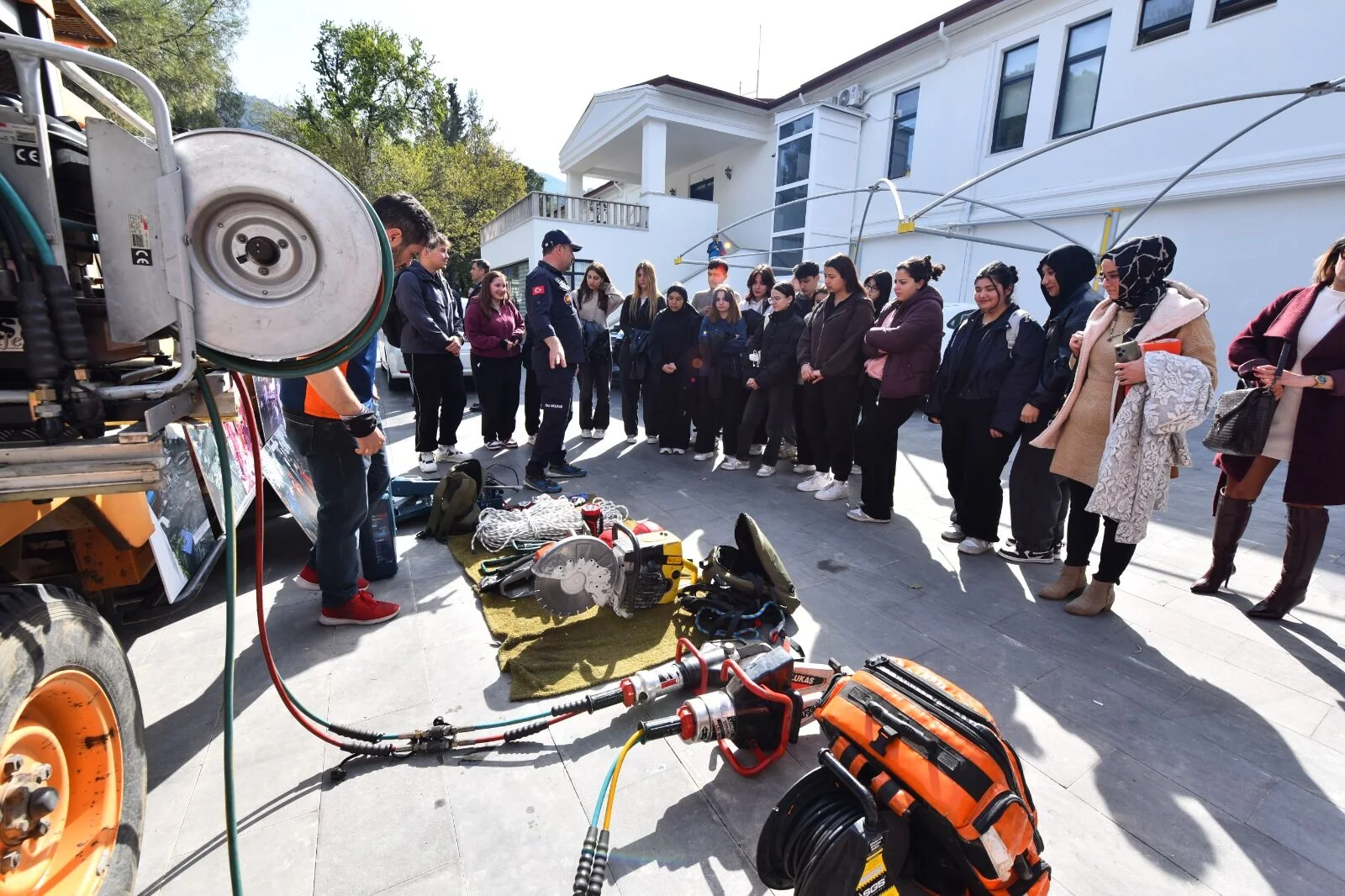 Fethiye’de Deprem Eğitimleri Sürüyor
