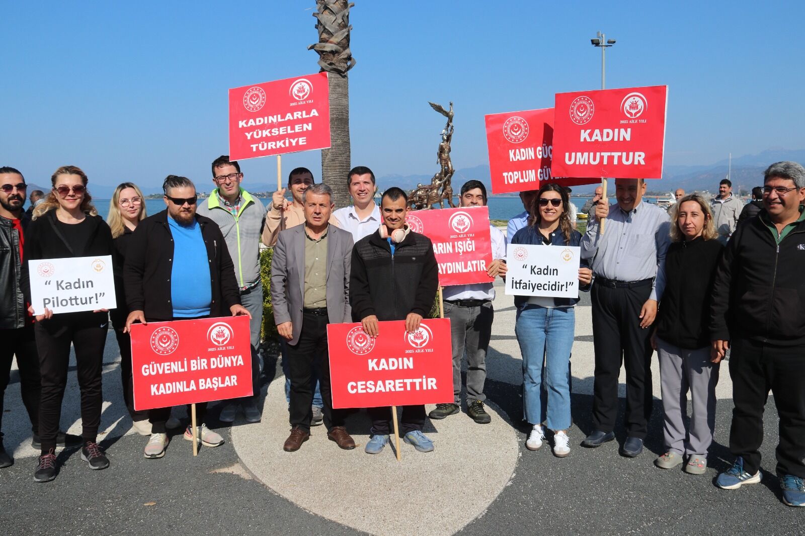 Fethiye’de Dünya Kadınlar Günü Yürüyüşü Gerçekleştirildi