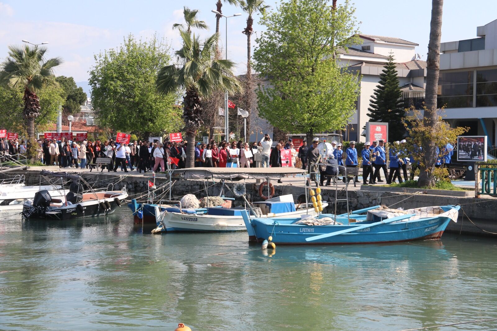 Fethiye’de Dünya Kadınlar Günü Yürüyüşü Gerçekleştirildi