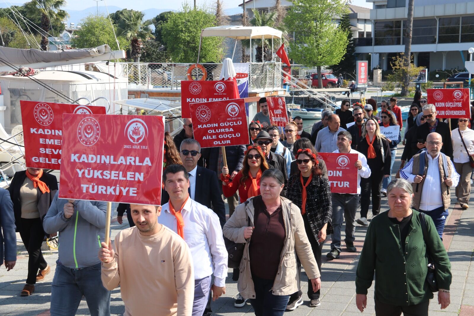 Fethiye’de Dünya Kadınlar Günü Yürüyüşü Gerçekleştirildi