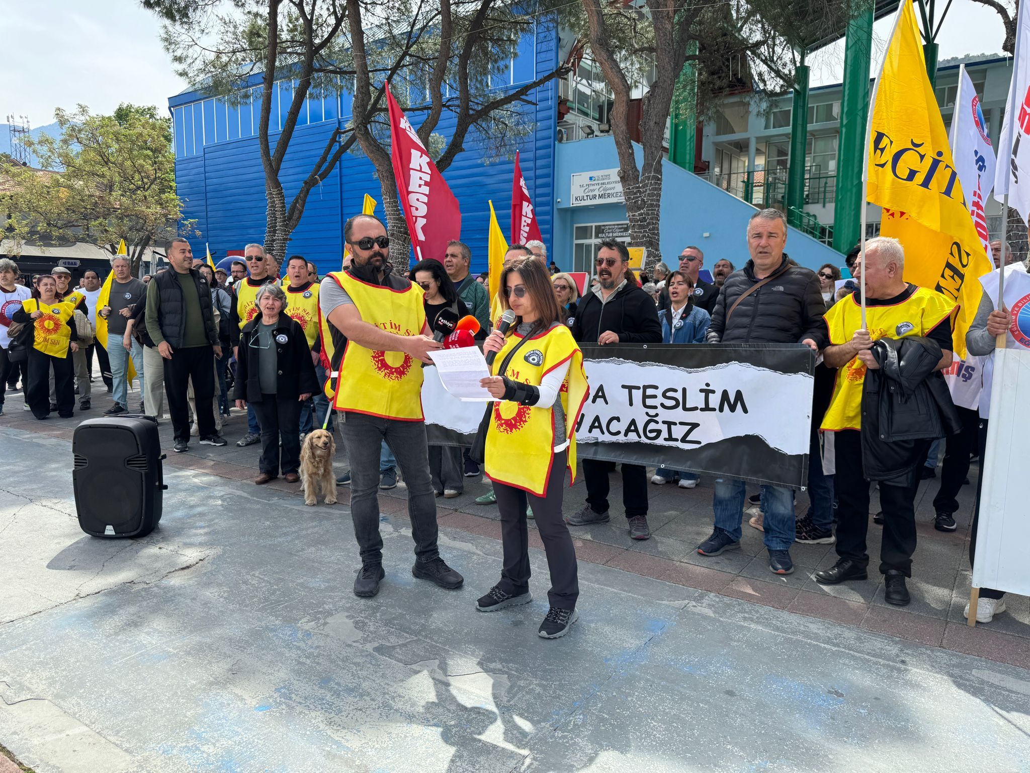 Fethiye'de Eğitim Sendikalarından İş Bırakma Eylemi