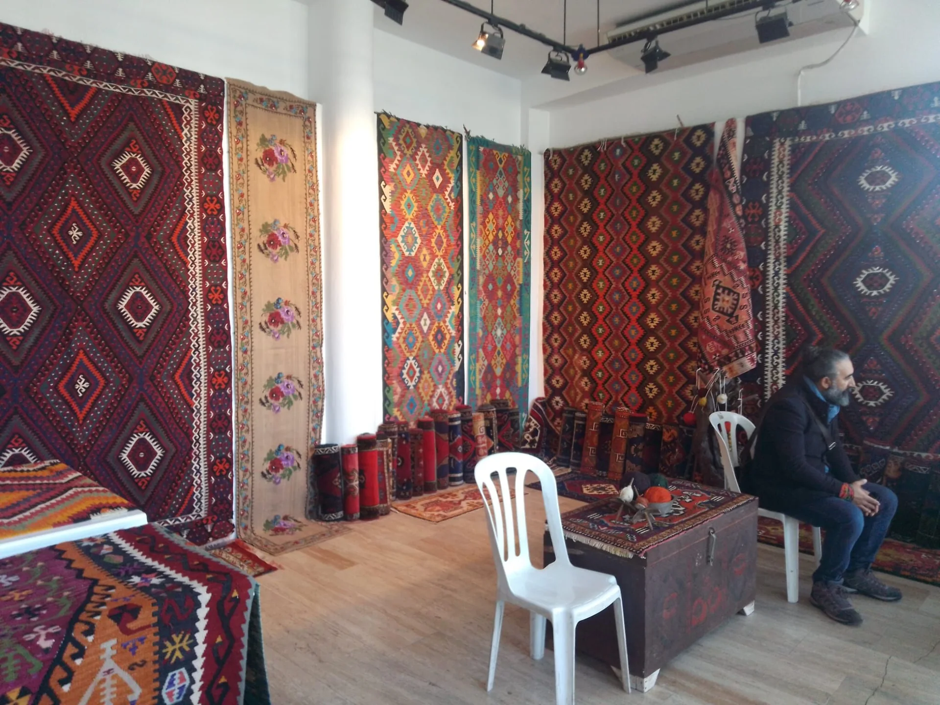 Fethiye’de El Dokuma Halı Ve Kilim Sergisi Açıldı