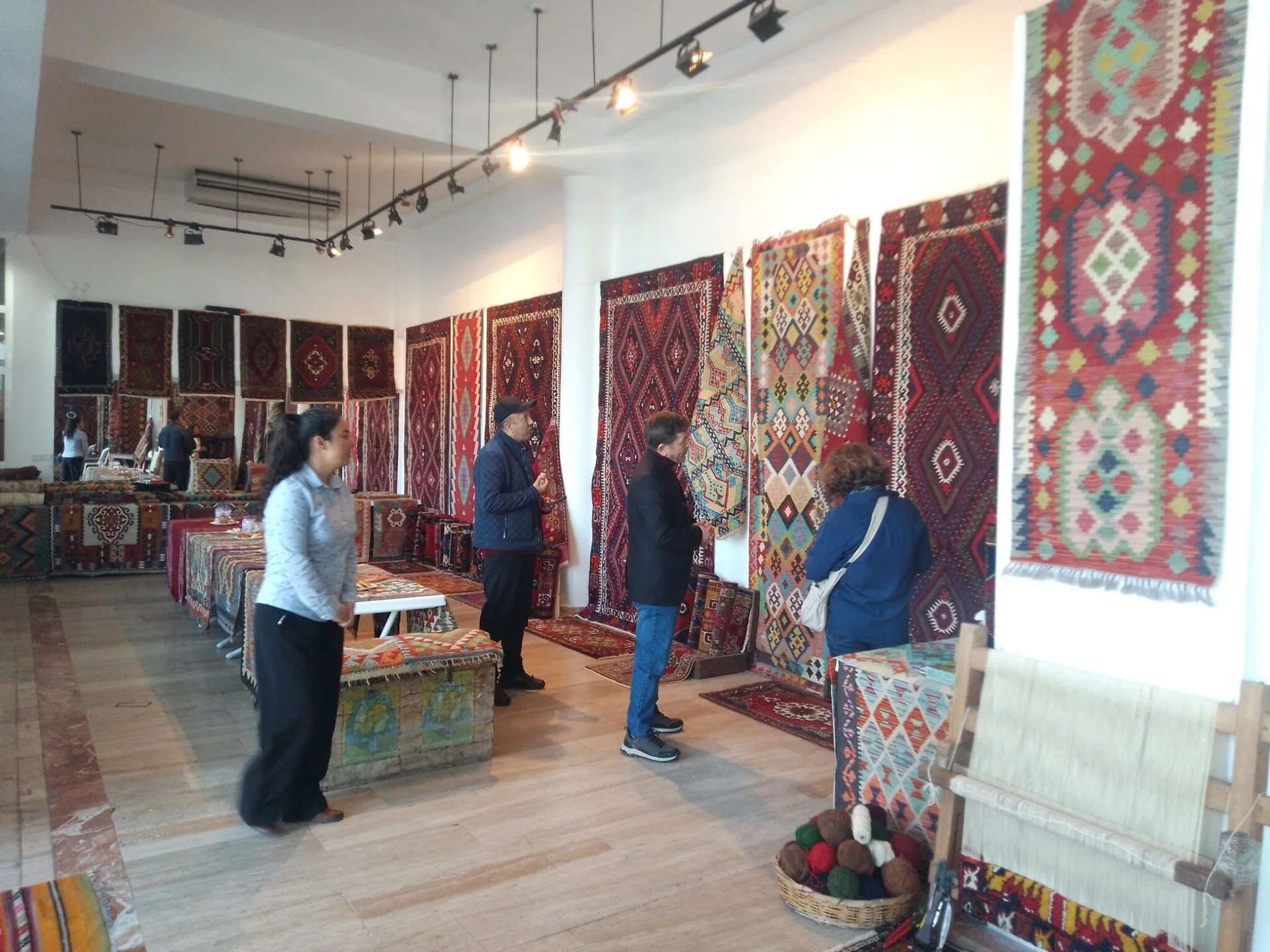 Fethiye’de El Dokuma Halı Ve Kilim Sergisi Açıldı