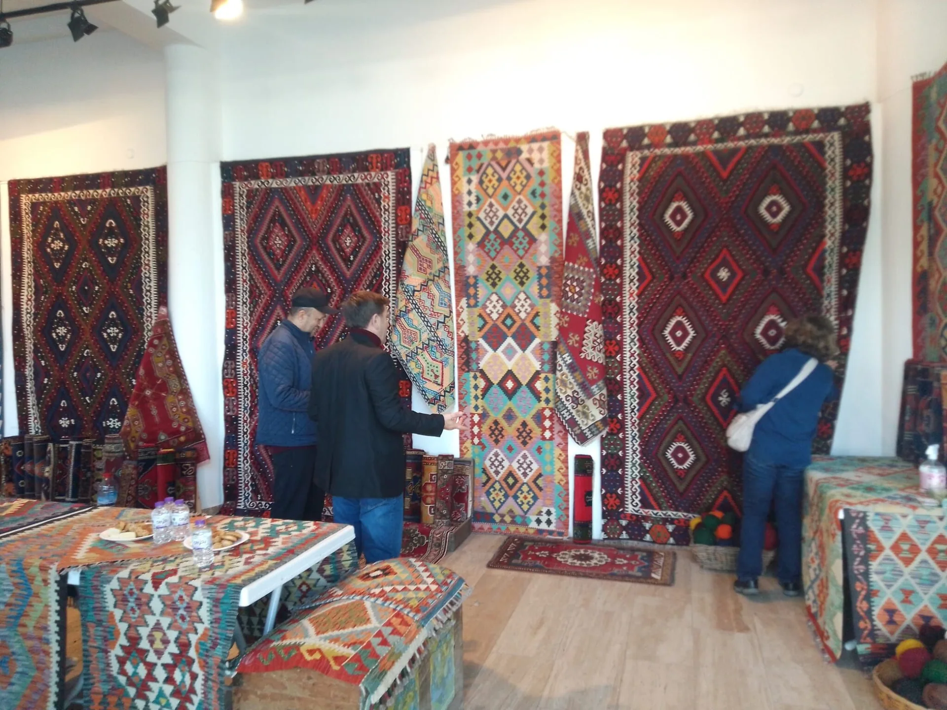 Fethiye’de El Dokuma Halı Ve Kilim Sergisi Açıldı