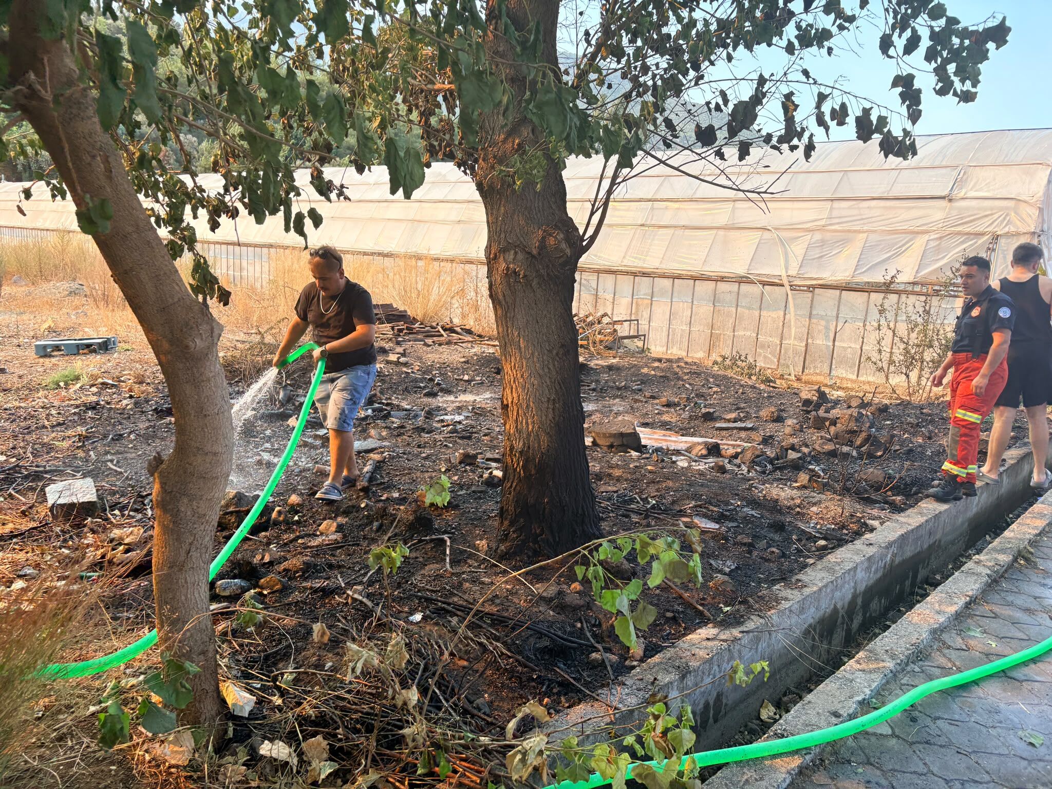 Fethiye'de Elektrik Tellerinden Çıktığı İddia Edilen Yangın Söndürüldü