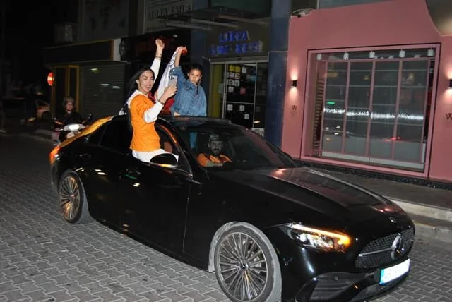 Fethiye’de Galatasaraylı Taraftarların Kupa Coşkusu