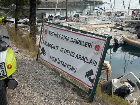 Fethiye’de Göçmen Kaçakçılığı Yapılan Tekne Yandı