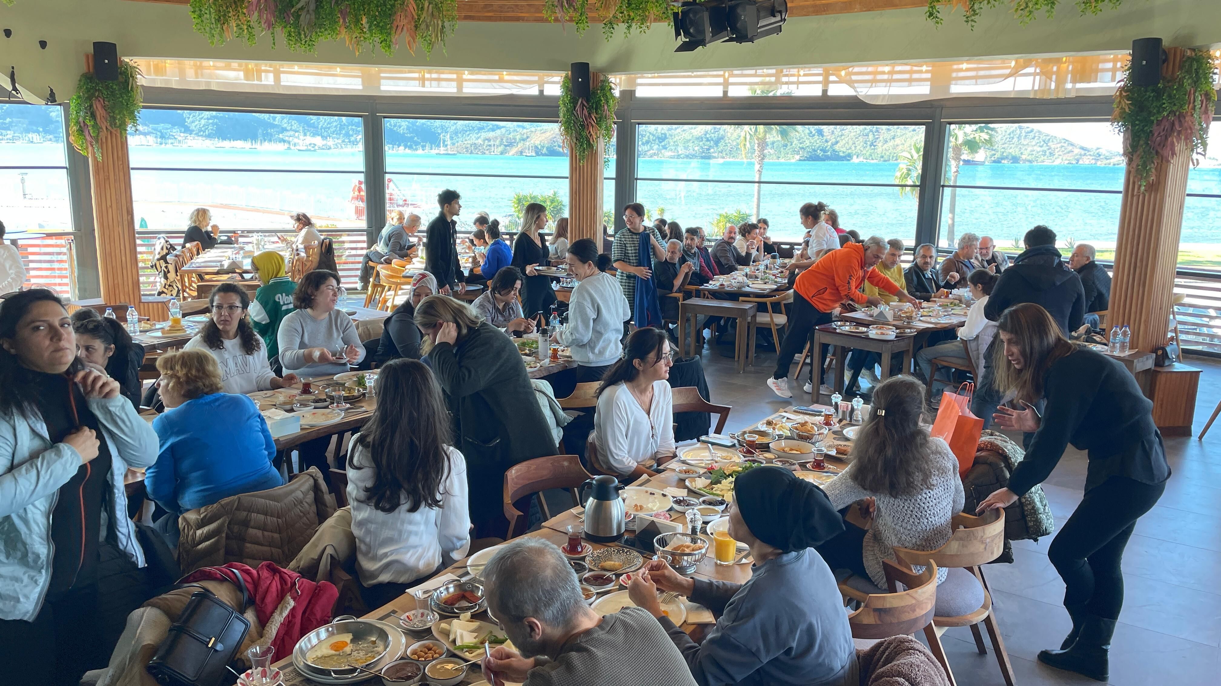 Fethiye’de Hayal Kahvesi’nde Kahvaltı Keyfi Yoğun İlgi Görüyor