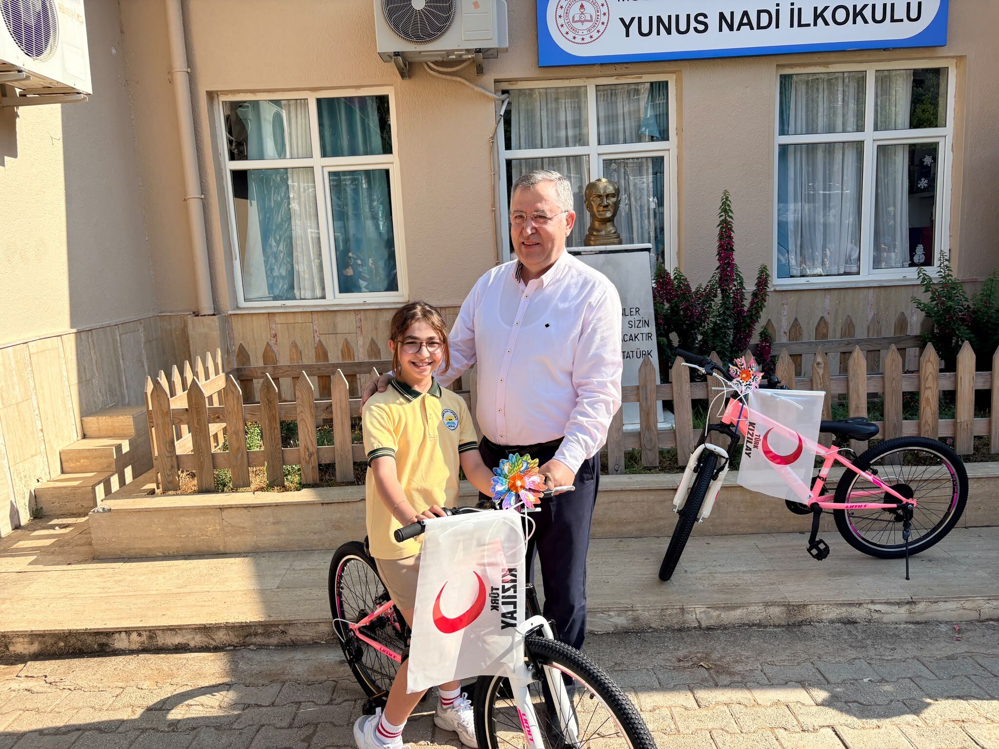 FTSO’dan Fethiye’de Kan Bağışını Teşvik Eden 3 Öğrenciye Bisiklet Hediyesi
