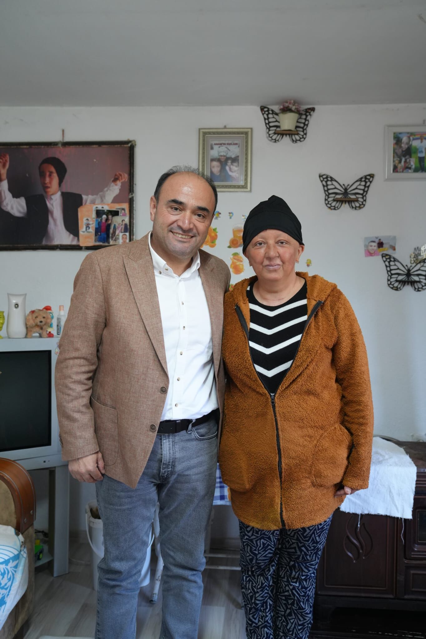 Fethiye’de Kanserle Mücadele Eden Kadına Moral Ziyareti
