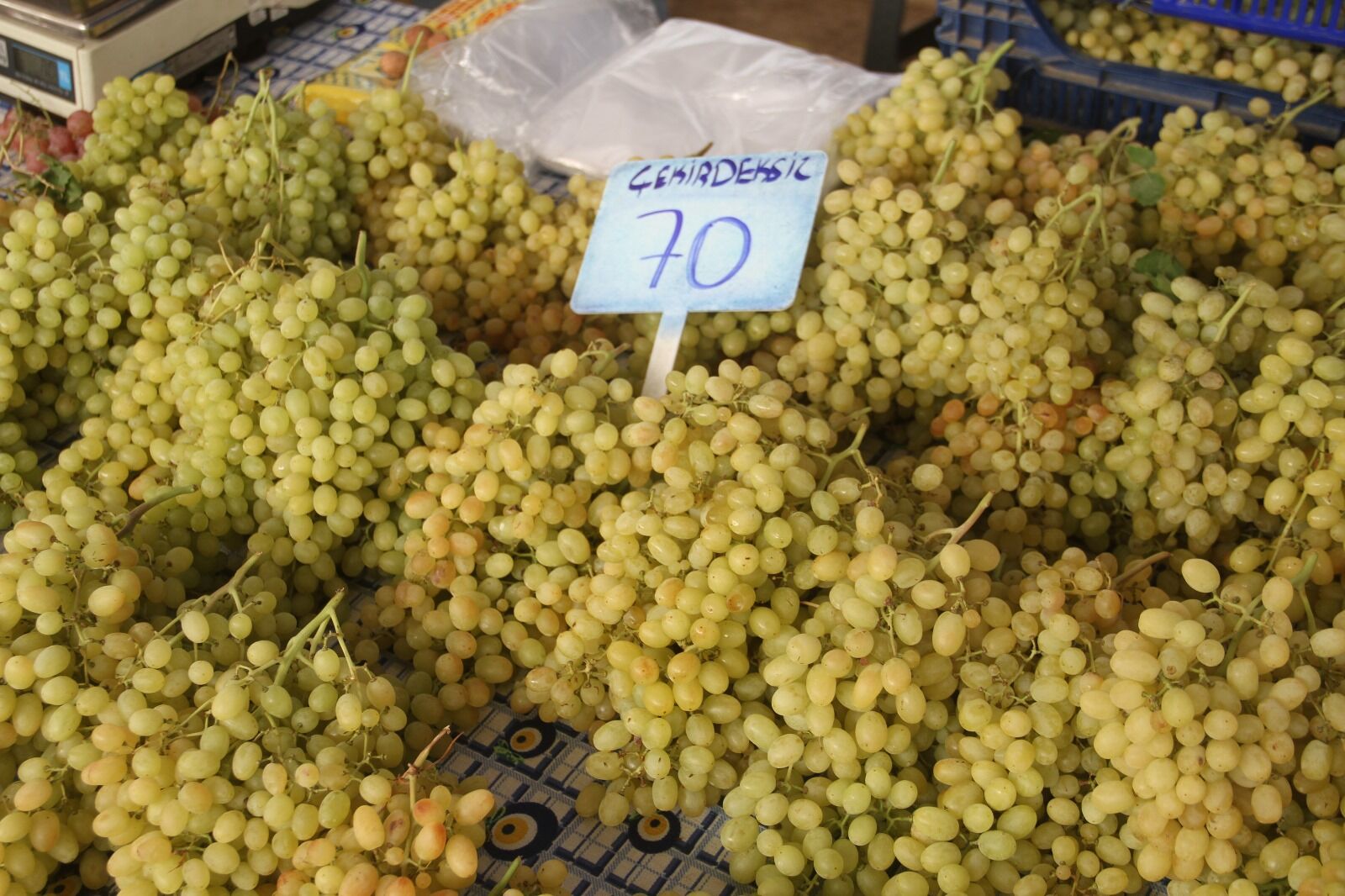 Fethiye’de Kış Meyve ve Sebze Fiyatları Tezgahlarda Yerini Aldı