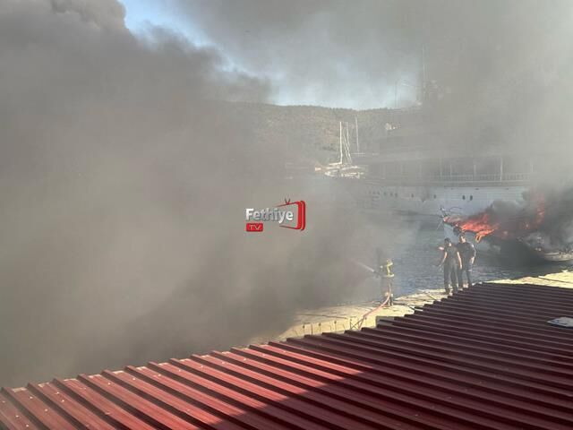 Fethiye'de Korkutan Yangın