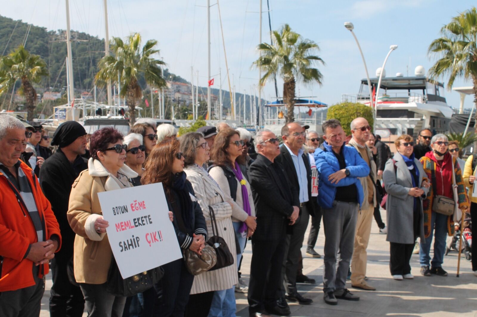 Fethiye'de 'Laik Eğitim, Laik Cumhuriyet' Yürüyüşü Gerçekleştirildi