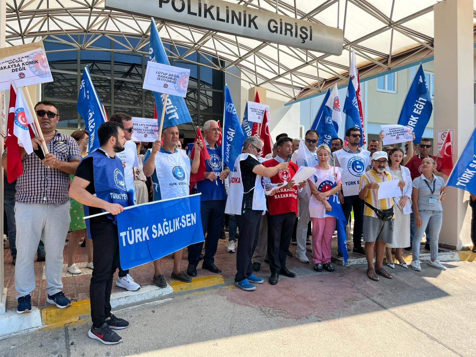 Memurların Bir Bölümü Zam Teklifine Karşı Fethiye’de de İş Bıraktı