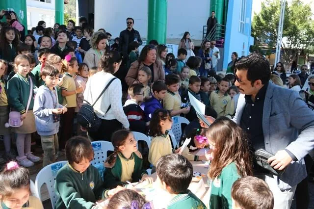 Fethiye'de Minik Kalemler İmza Günü Düzenlendi