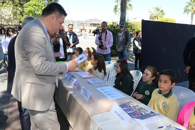 Fethiye'de Minik Kalemler İmza Günü Düzenlendi