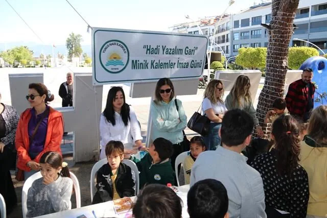 Fethiye'de Minik Kalemler İmza Günü Düzenlendi