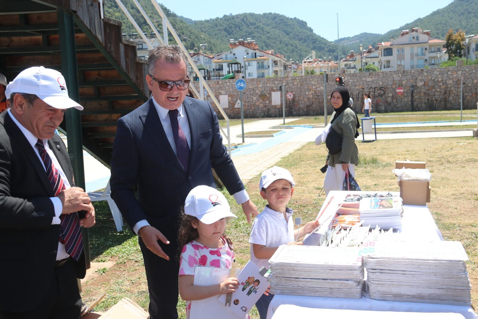 Fethiye’de Miniklere Uygulamalı Trafik Eğitimi