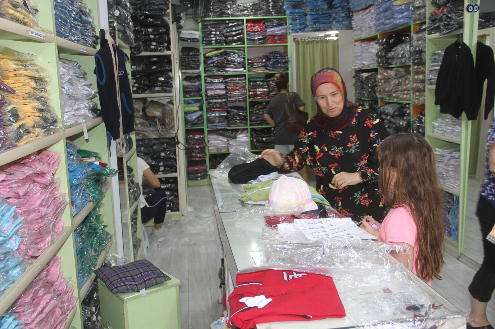 Fethiye’de Okul Kıyafetleri Alışverişleri Başladı