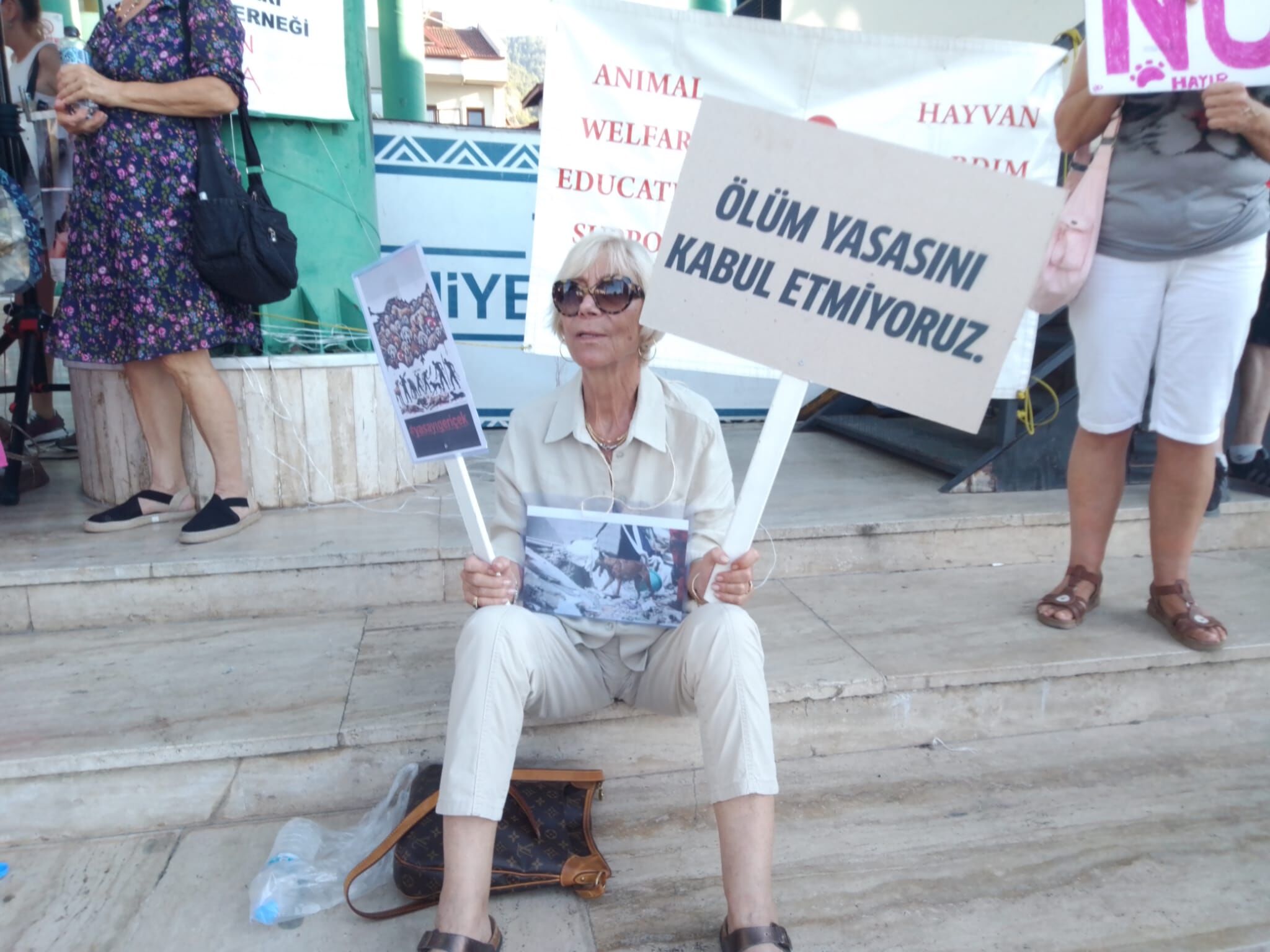 Fethiye’de ‘Ötanazi’ye Tepki Eylemi