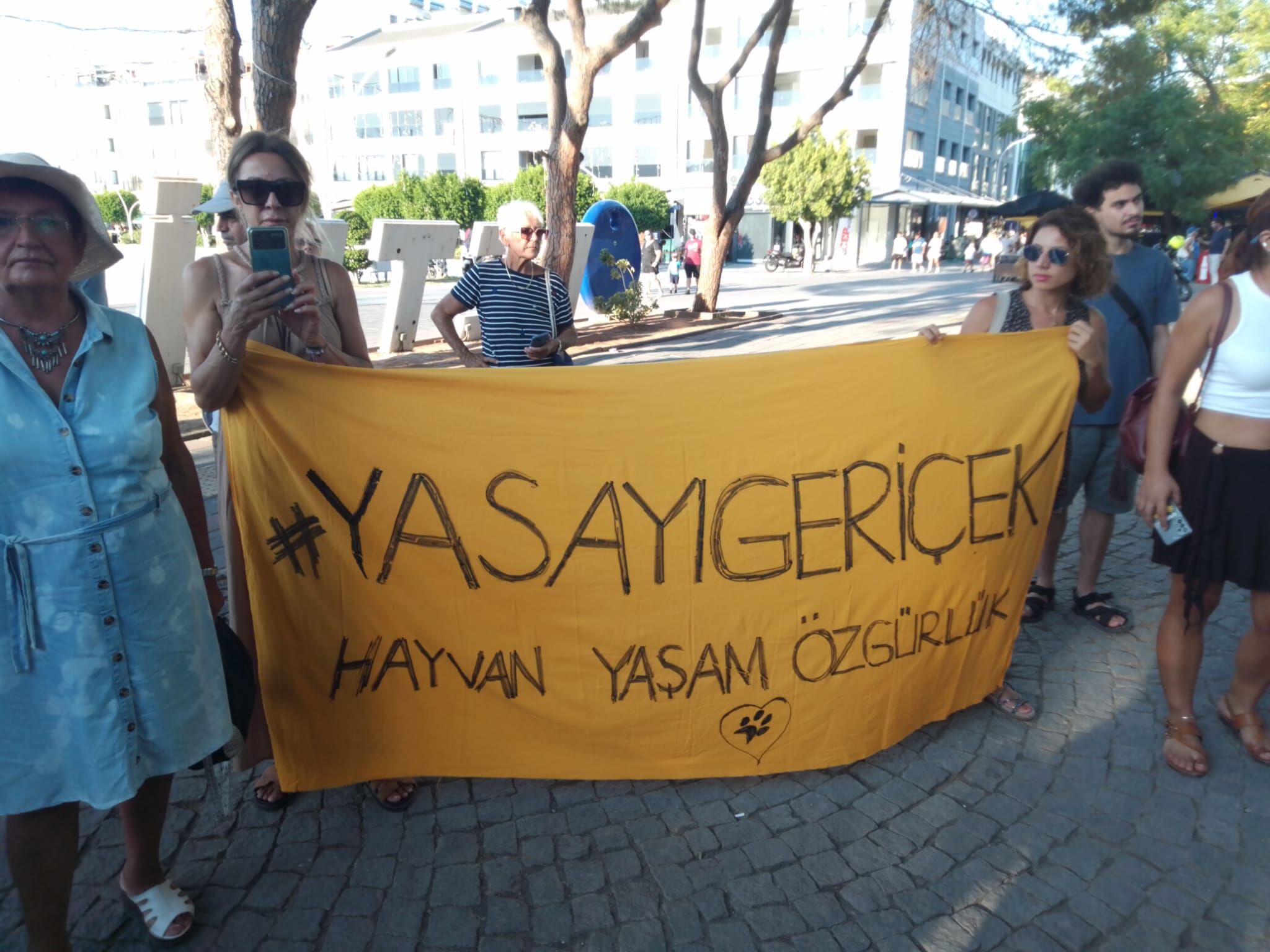 Fethiye’de ‘Ötanazi’ye Tepki Eylemi