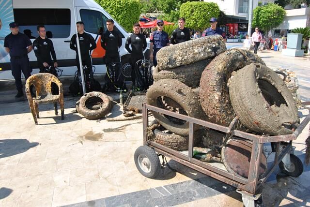Fethiye’de Sahil Güvenlik Deniz Dibi Temizliği Yaptı
