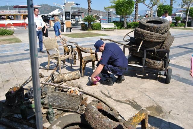 Fethiye’de Sahil Güvenlik Deniz Dibi Temizliği Yaptı