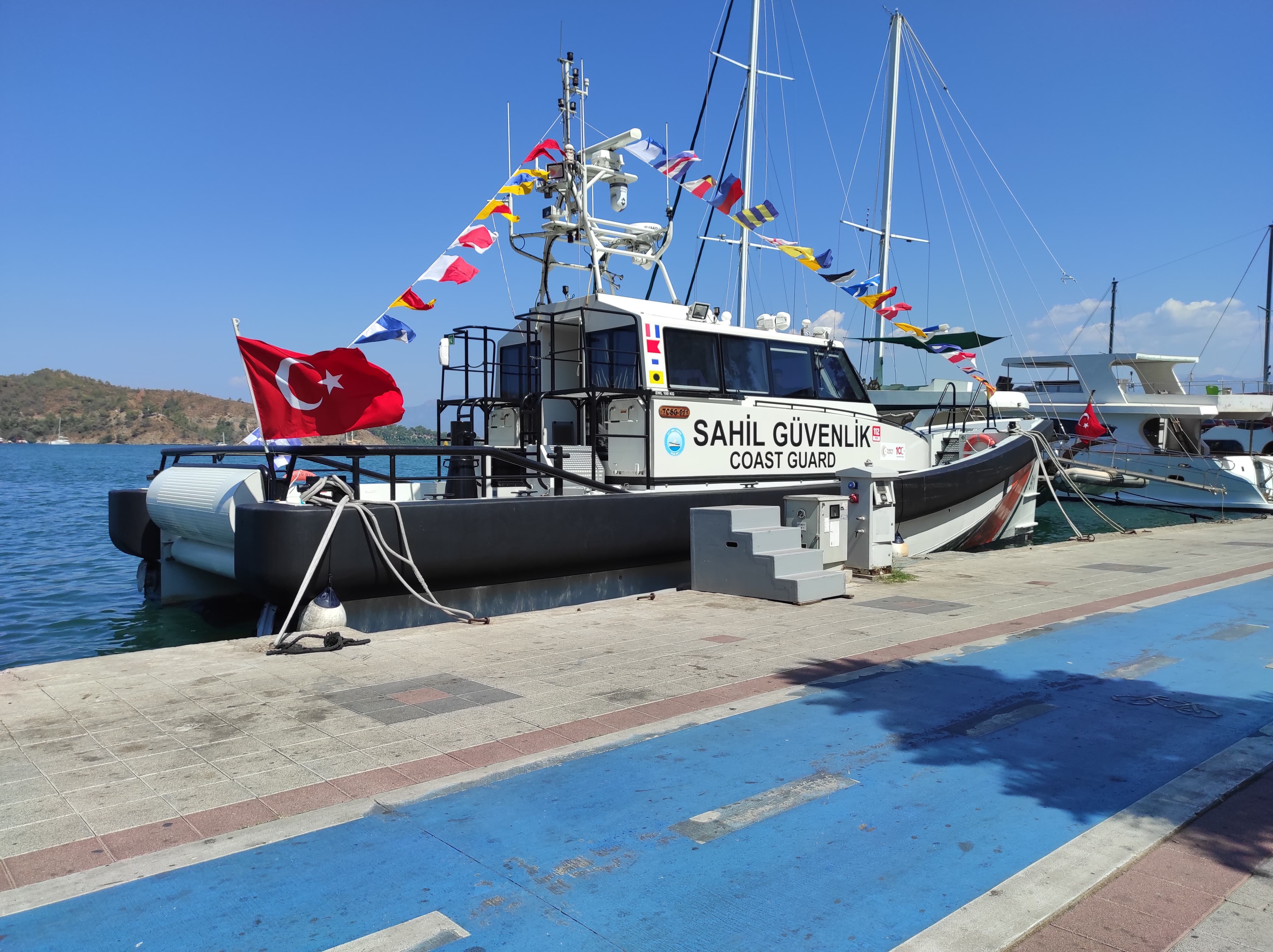 Fethiye'de Sahil Güvenlik TCSG-911 Botu Ziyaretçilerini Ağırladı