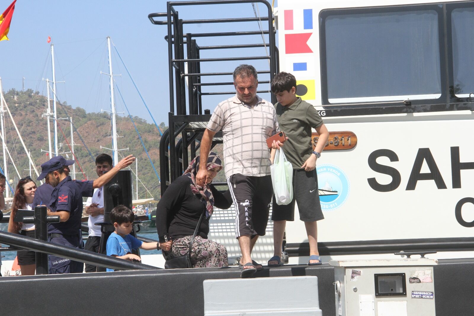 Fethiye'de Sahil Güvenlik TCSG-911 Botu Ziyaretçilerini Ağırladı