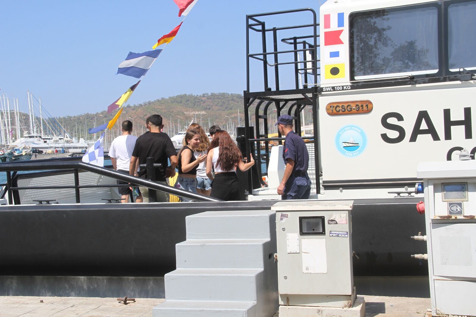 Fethiye'de Sahil Güvenlik TCSG-911 Botu Ziyaretçilerini Ağırladı