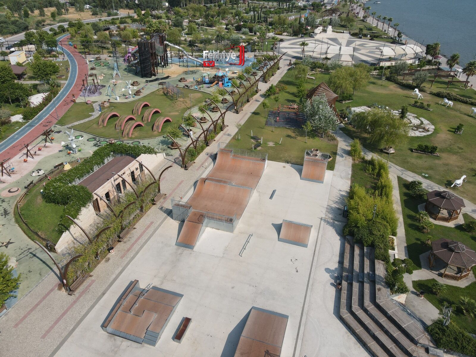 Fethiye’de Sıcak Hava Dalgası Park ve Meydanları Boş Bıraktı