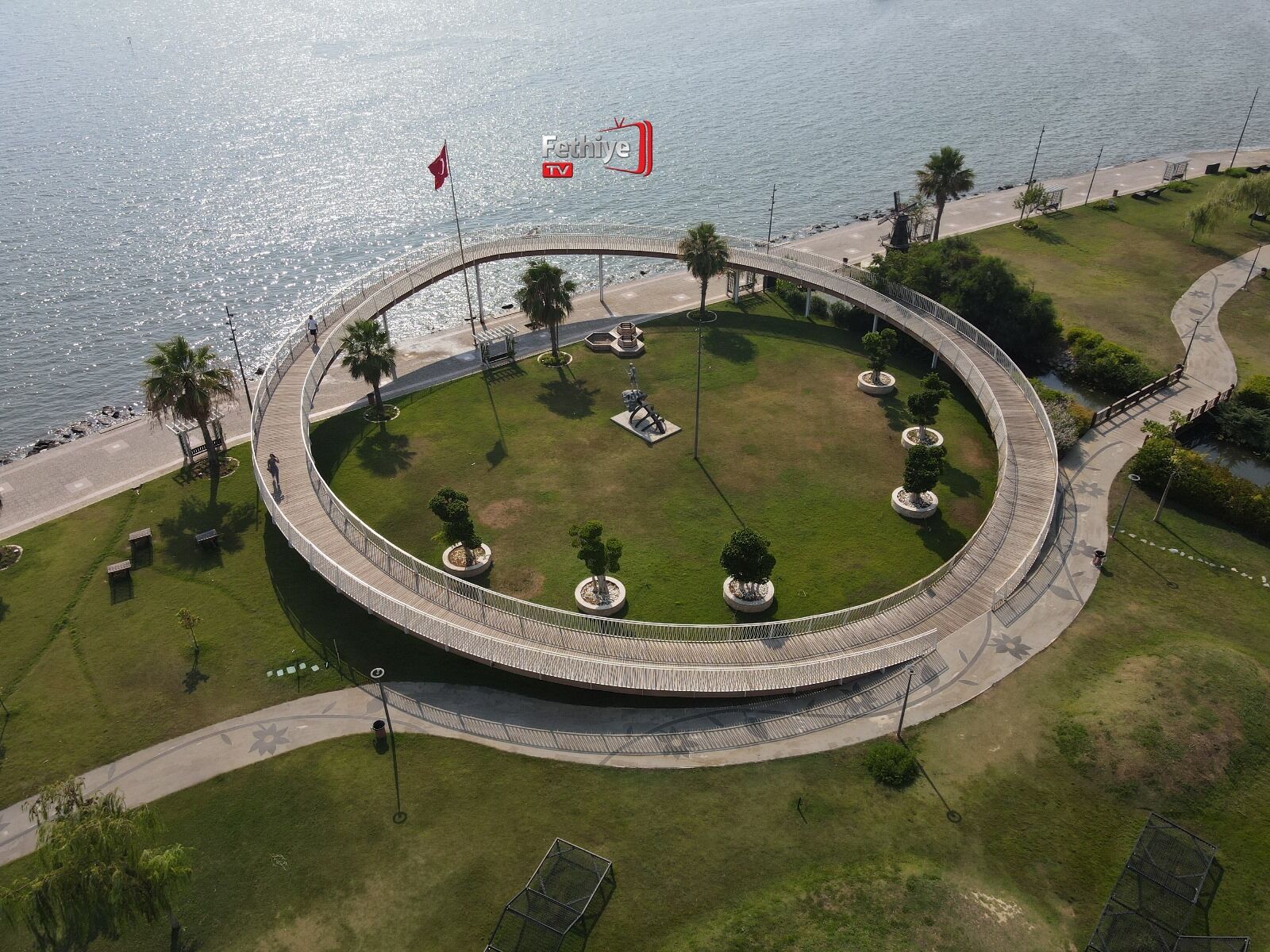 Fethiye’de Sıcak Hava Dalgası Park ve Meydanları Boş Bıraktı
