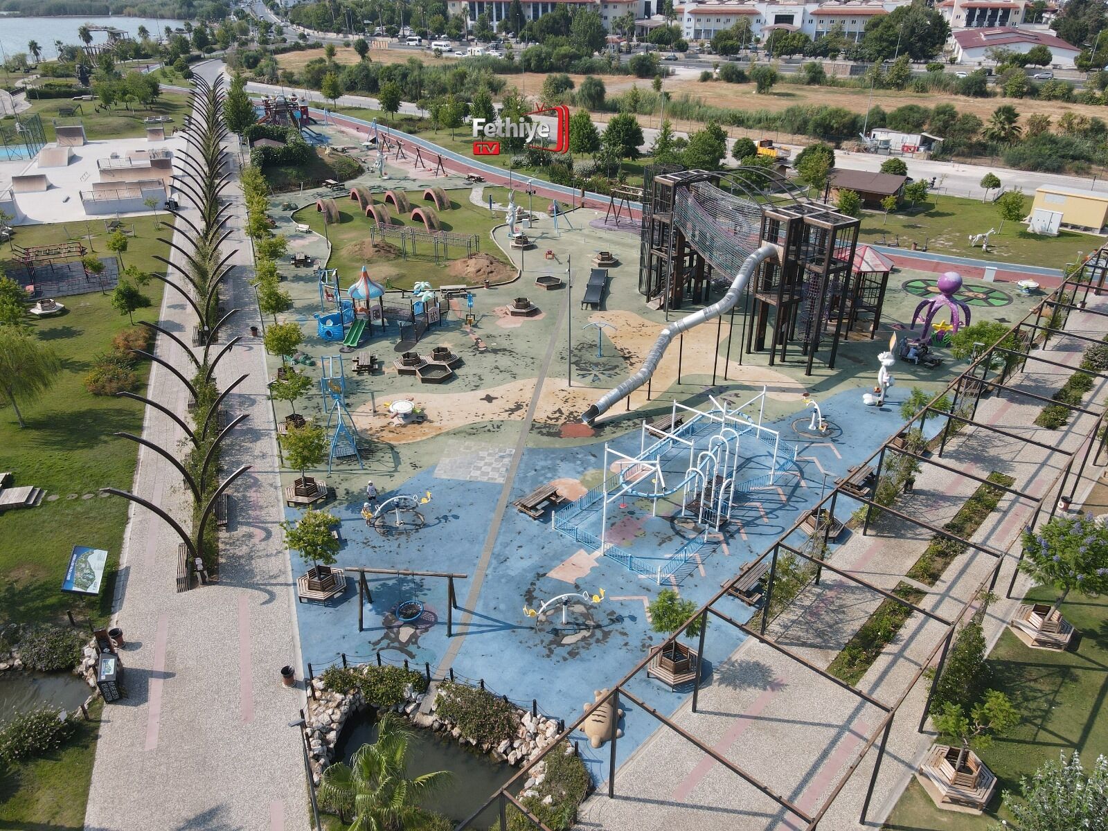 Fethiye’de Sıcak Hava Dalgası Park ve Meydanları Boş Bıraktı