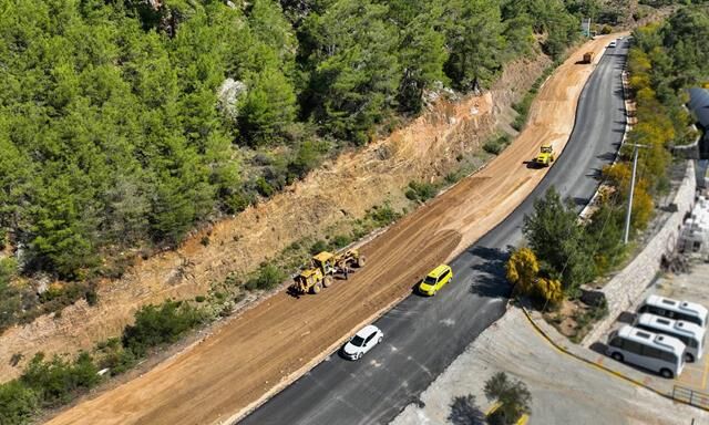 Fethiye’de Taşyaka–Ölüdeniz Yol Projesi Tüm Hızıyla Sürüyor