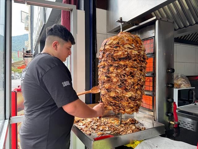 Fethiye’de Tavuk Döner Ustalarından 2 Farklı Yanıt