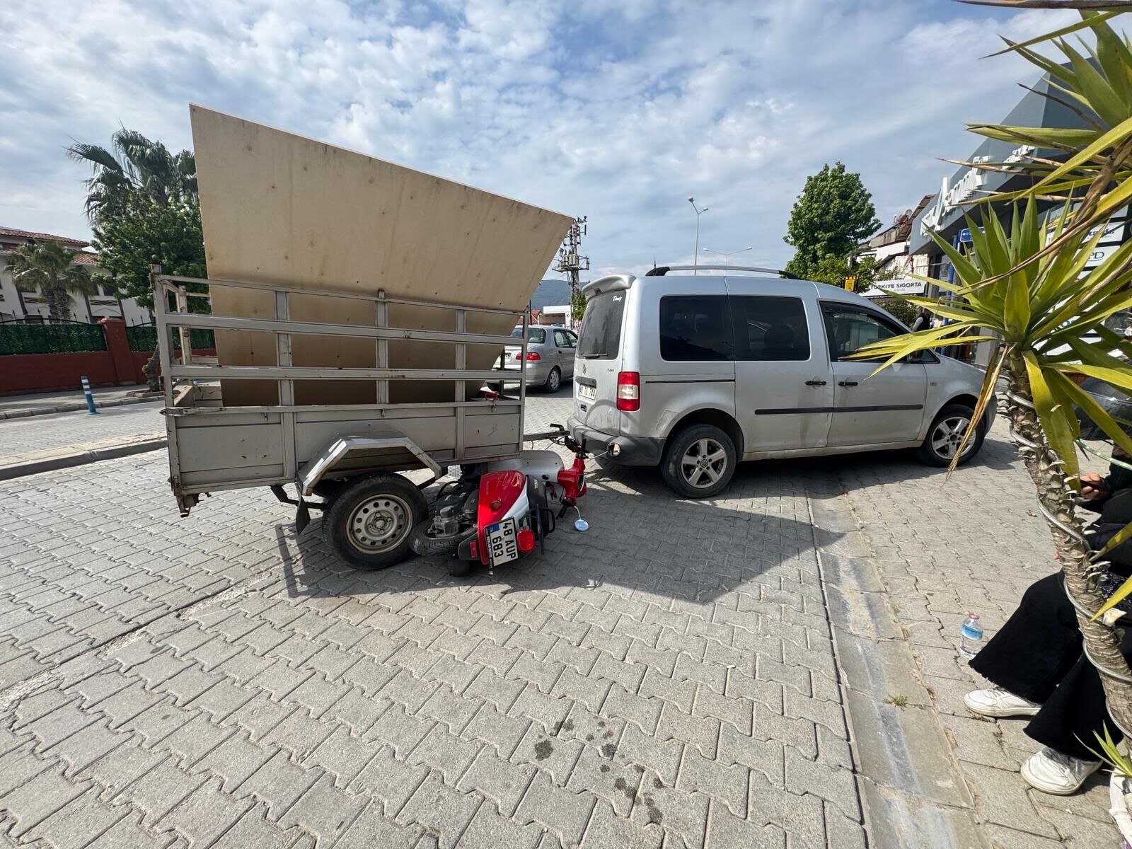 Fethiye’de Trafik Kazası: Motosiklet Sürücüsü Yaralandı