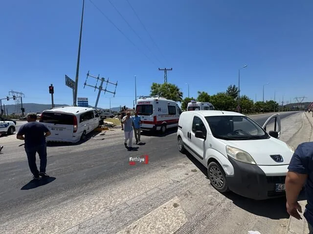 Fethiye’de Trafik Kazasında 11 Kişi Yaralandı