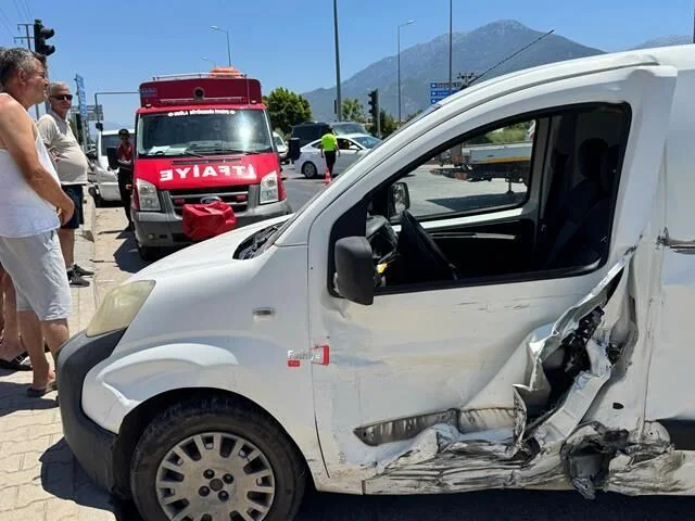 Fethiye’de Trafik Kazasında 11 Kişi Yaralandı