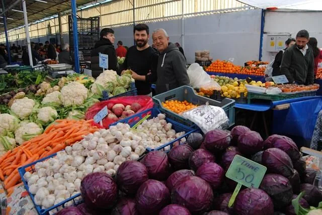 Fethiye’de Yağışlar Ve Soğuk Hava Pazarı Vurdu