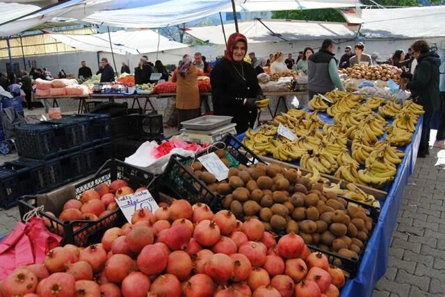 Fethiye’de Yağışlar Ve Soğuk Hava Pazarı Vurdu