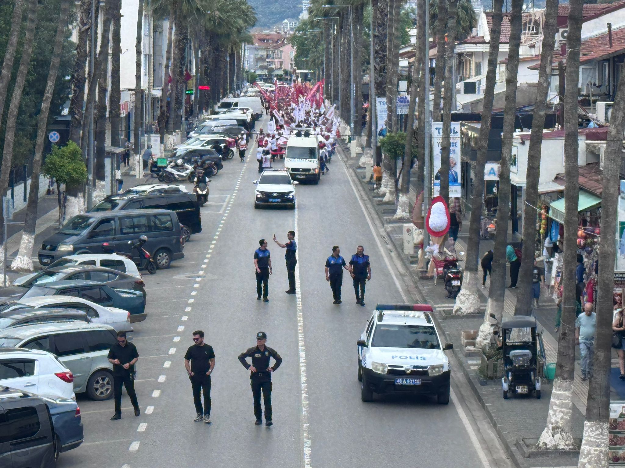 Fethiye'deki 1 Mayıs Emek Ve Dayanışma Gününde Yürüdüler
