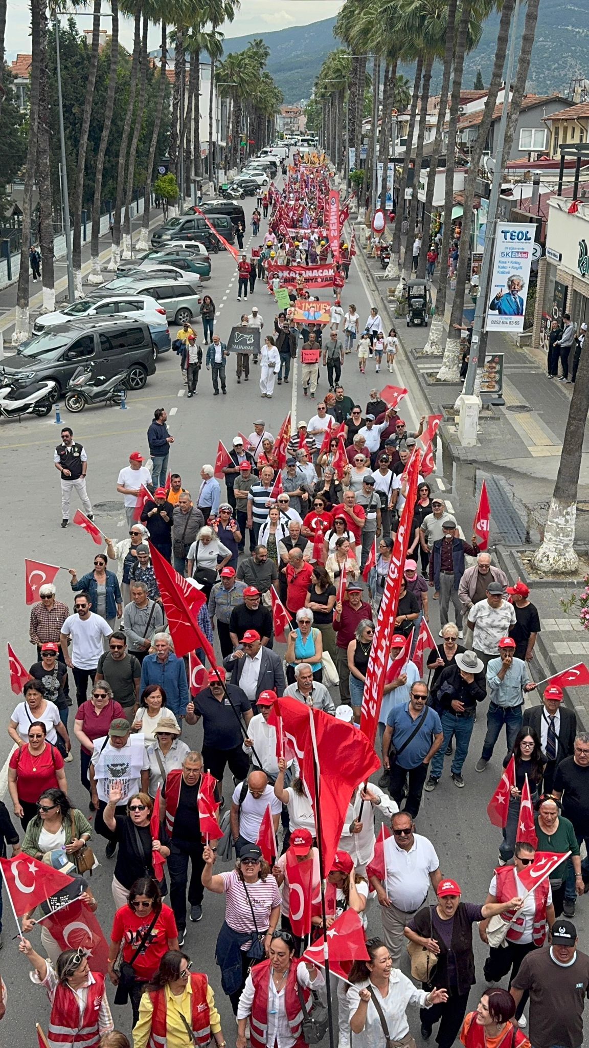 Fethiye'deki 1 Mayıs Emek Ve Dayanışma Gününde Yürüdüler