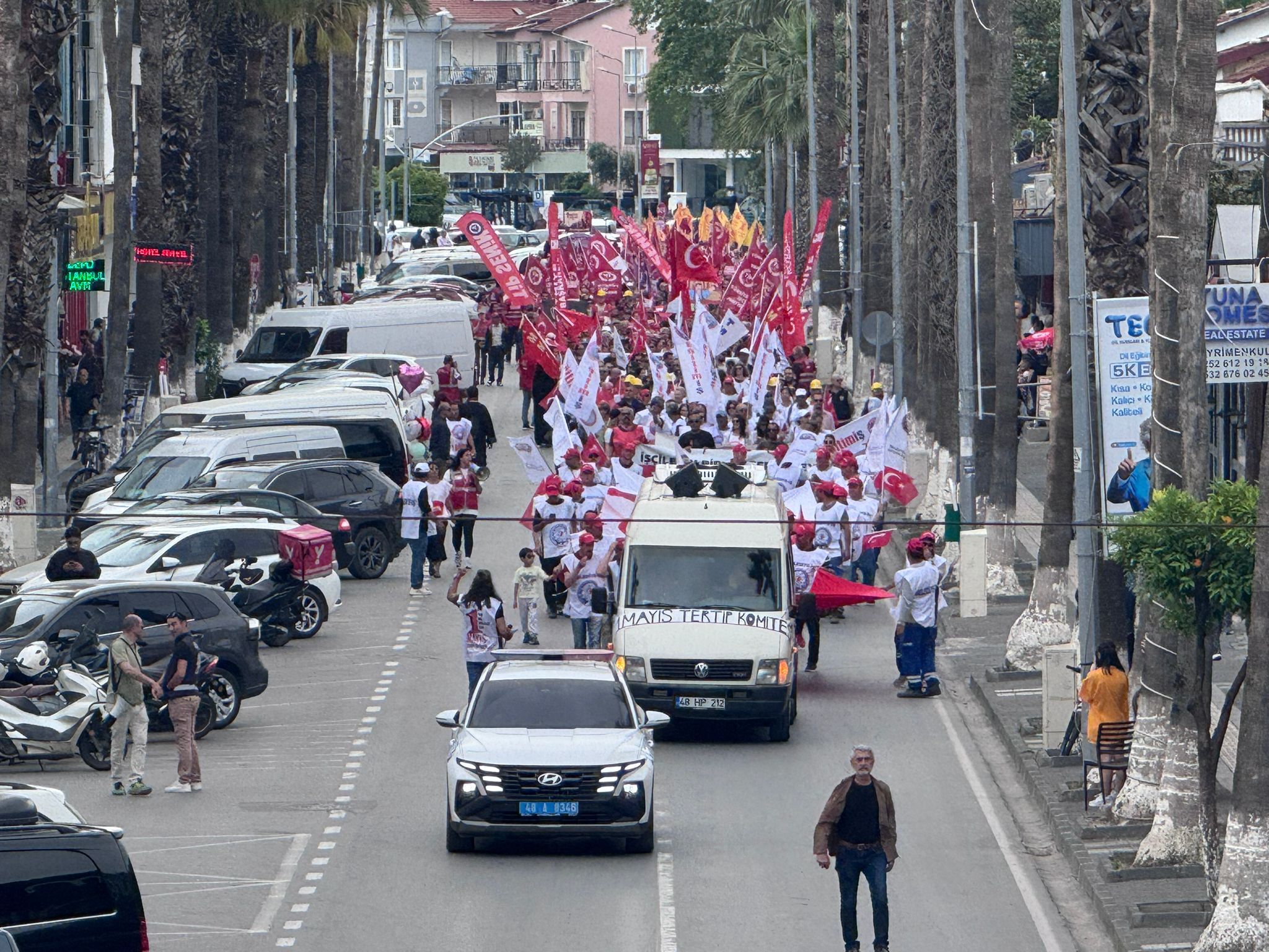 Fethiye'deki 1 Mayıs Emek Ve Dayanışma Gününde Yürüdüler