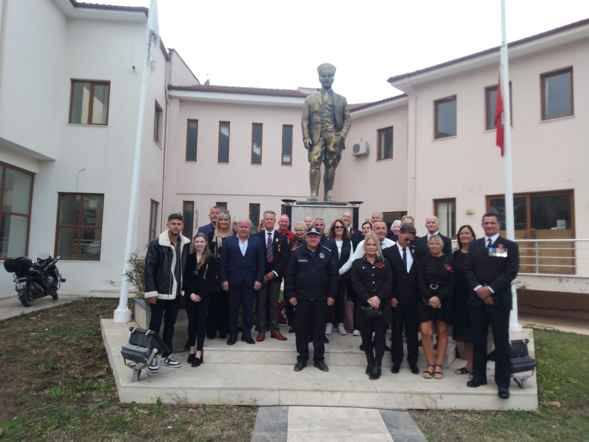 Fethiye’deki İngilizler Atatürk’ü Törenle Andı