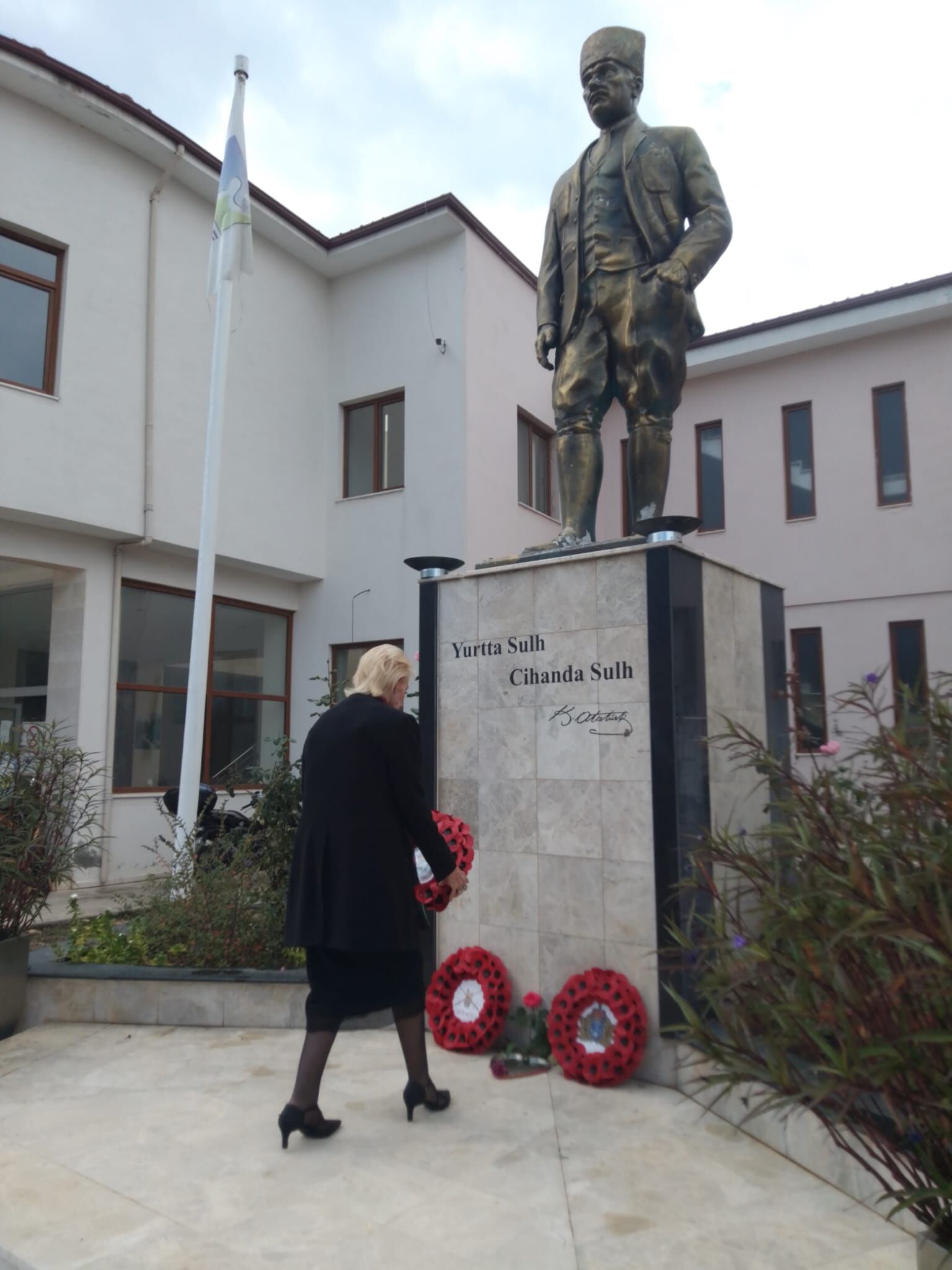 Fethiye’deki İngilizler Atatürk’ü Törenle Andı